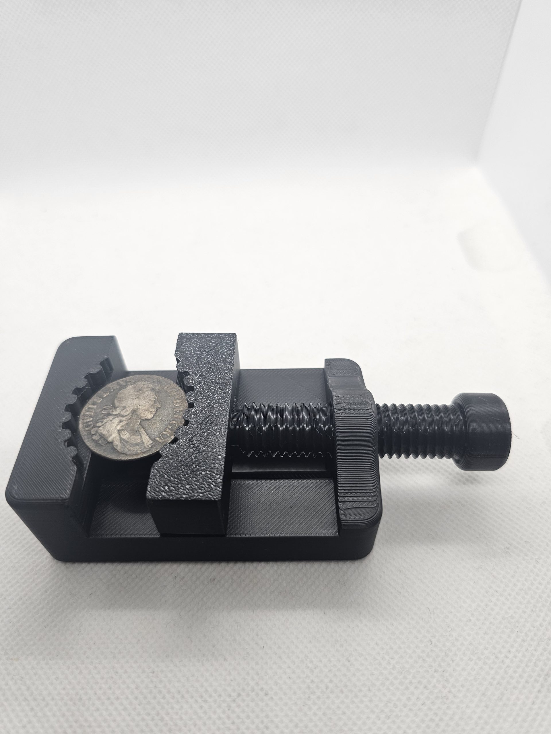 Plastic Coin Cleaning Vice Clamp | Non-Marking Coin Holder - Image 4